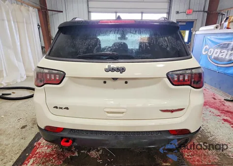 2019 Jeep Compass Trailhawk z USA, uszkodzony, nr VIN 3C4NJDDB7KT748059